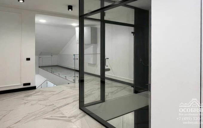 в Большом Черкасском переулке, 13, площадь 381 м