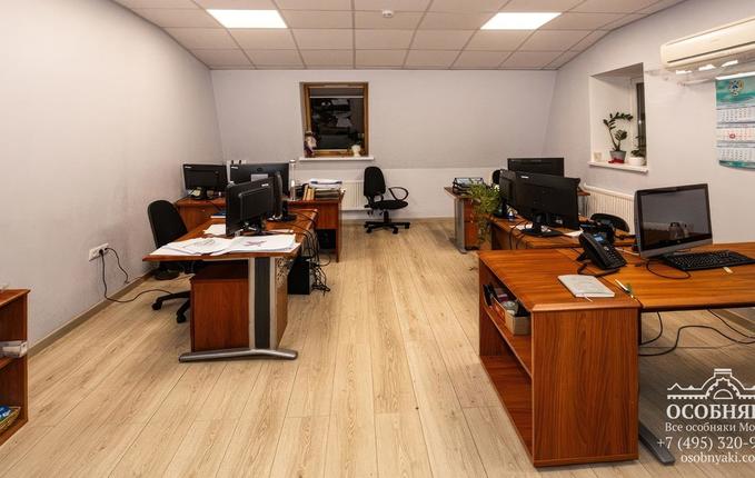 в Пушкарёвом переулке, 3, площадь 750 м