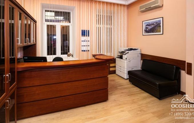 в Пушкарёвом переулке, 3, площадь 750 м