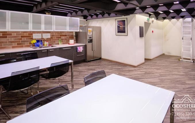 в Пушкарёвом переулке, 3, площадь 750 м