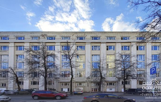 на улице Ибрагимова, 31, площадь 6596 м