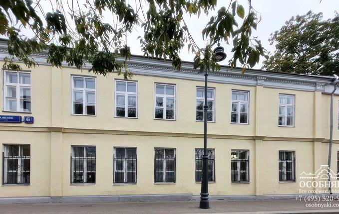 в Турчаниновом переулке, 6, площадь 457 м