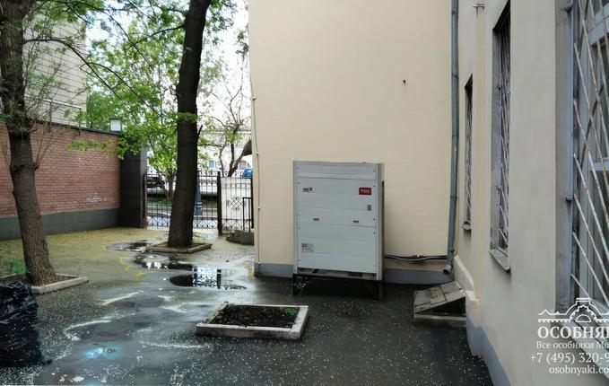 в Турчаниновом переулке, 6, площадь 457 м