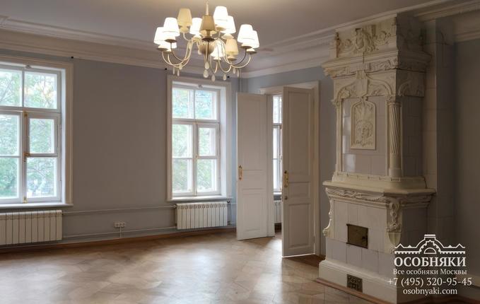 в Турчаниновом переулке, 6, площадь 457 м