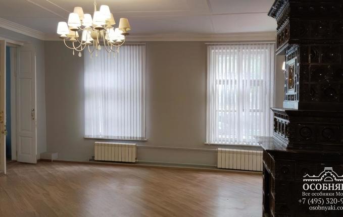 в Турчаниновом переулке, 6, площадь 457 м