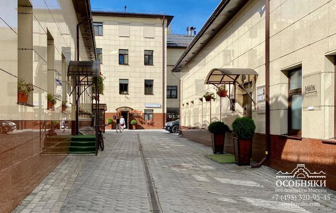 в Подсосенском переулке, 23, площадь 1333 м