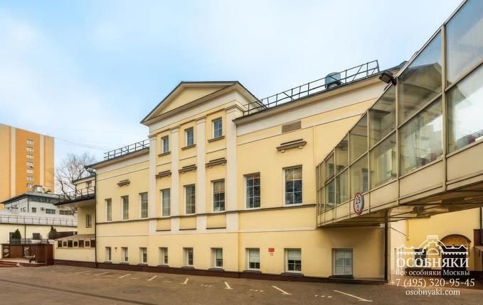 в Большом Саввинском переулке, 12с4, площадь 1007 м