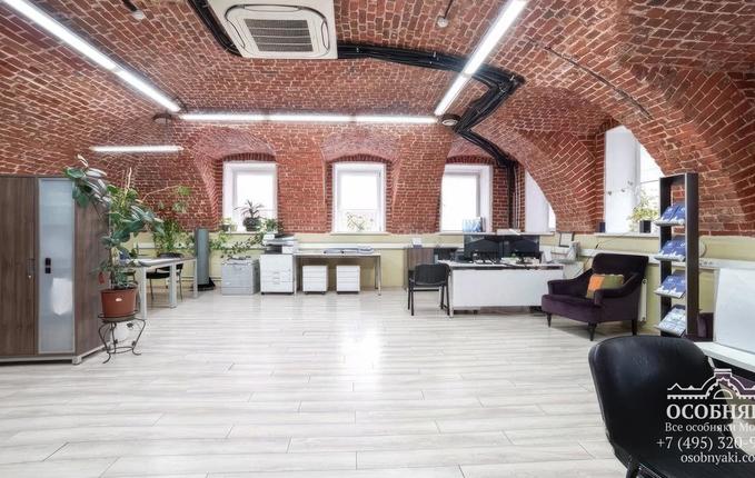 в Большом Саввинском переулке, 12с4, площадь 1007 м