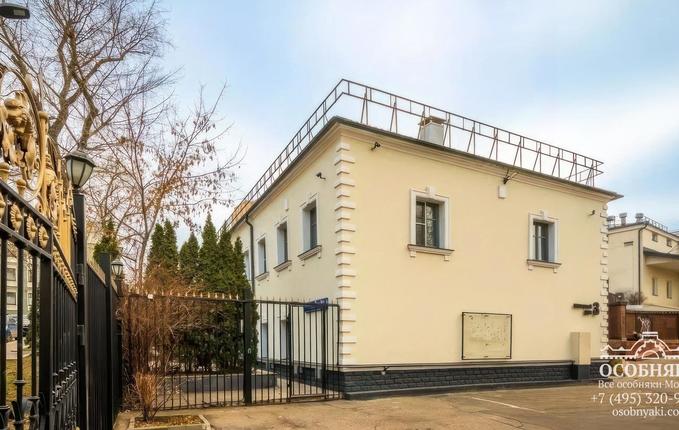 в Большом Саввинском переулке, 12с3, площадь 379 м