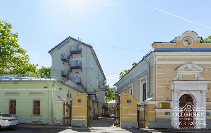 на улице Воронцово Поле, 12, площадь 1337 м