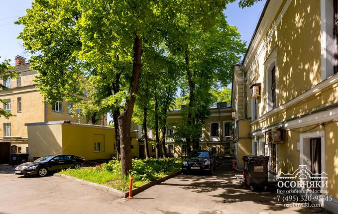 на улице Воронцово Поле, 12, площадь 1337 м