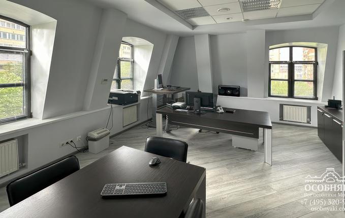 на Долгоруковской улице, 40с5, площадь 1248 м