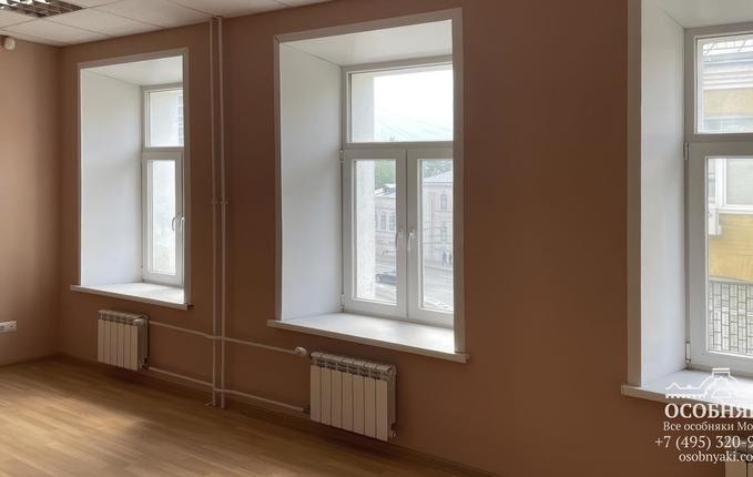 на Кожевнической улице,26, площадь 1176 м