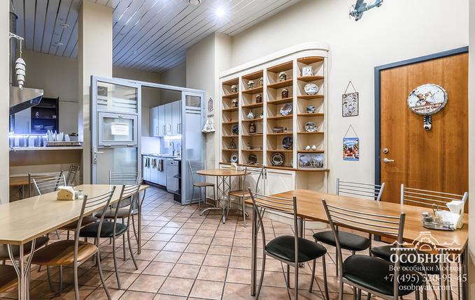 в Большом Казенном переулке, 2, площадь 1001 м