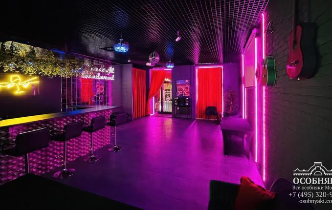 на Бакунинской улице,72, площадь 1953 м