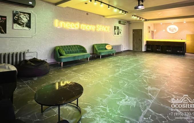 на Бакунинской улице,72, площадь 1953 м