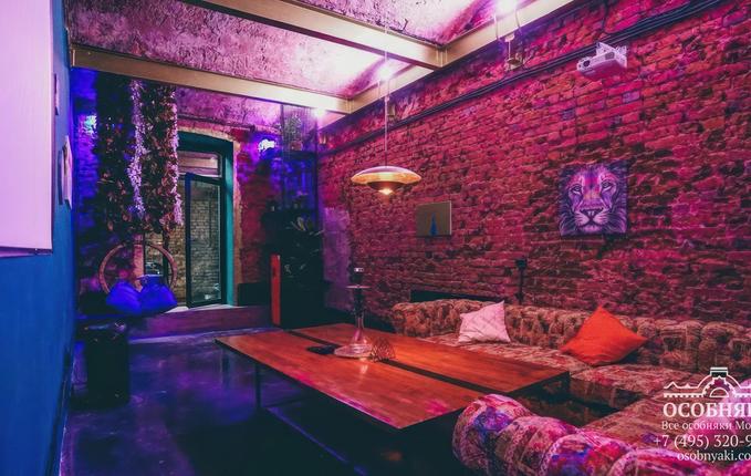 на Бакунинской улице,72, площадь 1953 м