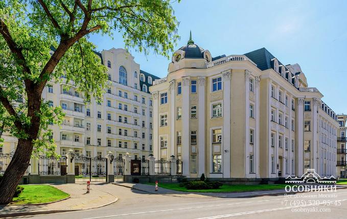 на улице Остоженка, 25, площадь 1843 м