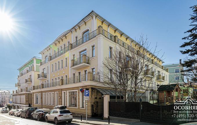 в Подкопаевском переулке, 4, площадь 2604 м