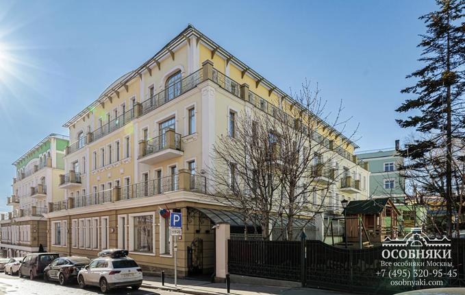 в Подкопаевском переулке, 4, площадь 2604 м