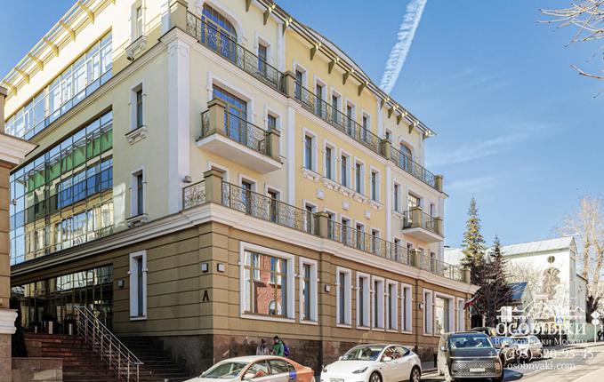 в Подкопаевском переулке, 4, площадь 2604 м