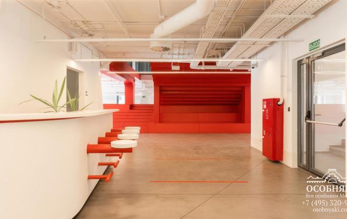 на Мантулинской улице,  7, площадь 2500 м