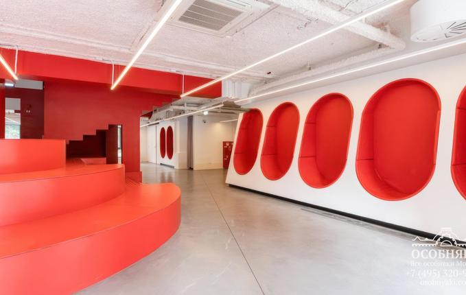 на Мантулинской улице,  7, площадь 2500 м