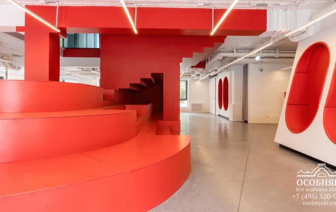 на Мантулинской улице,  7, площадь 2500 м