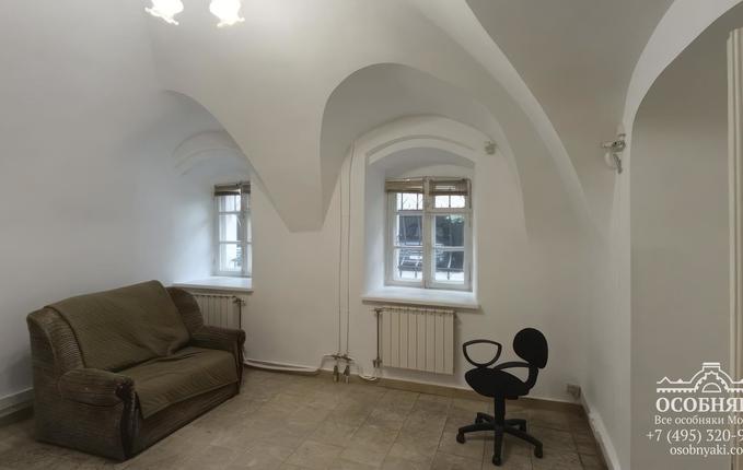 в Газетном переулке, 9с5, площадь 209 м