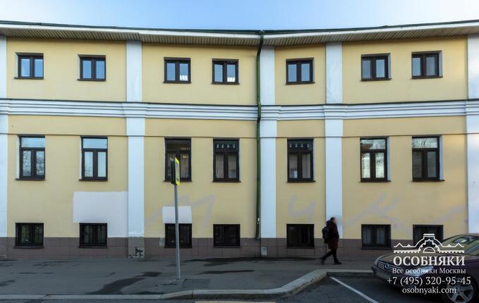 в Большом Дровяном переулке, 12, площадь 1099 м