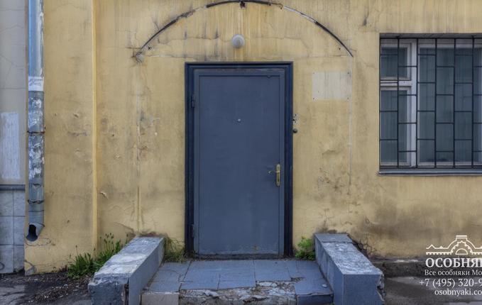 на Октябрьской улице, 80, площадь 1200 м