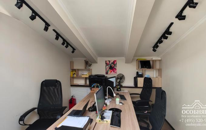 в Малом Кисельном переулке, 4, площадь 388 м