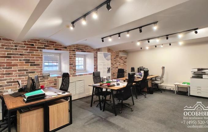 в Малом Кисельном переулке, 4, площадь 388 м