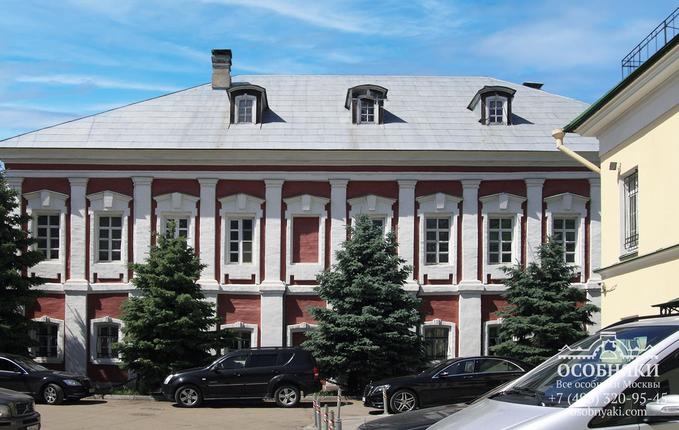 в Газетном переулке, 9с5, площадь 209 м
