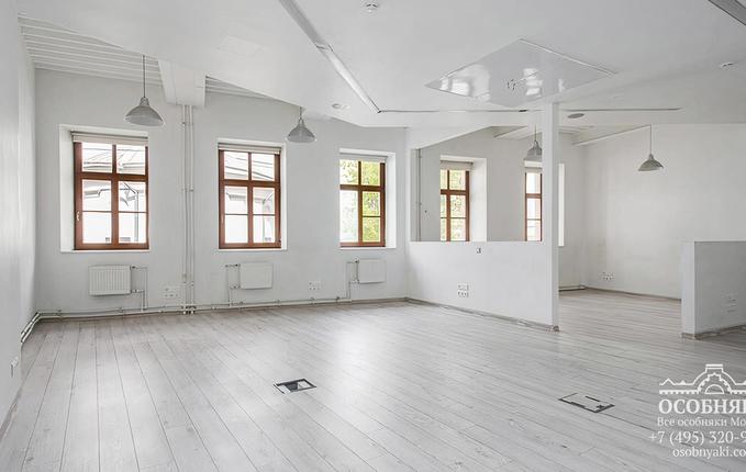 в Большом Левшинском переулке, 1, площадь 1500 м