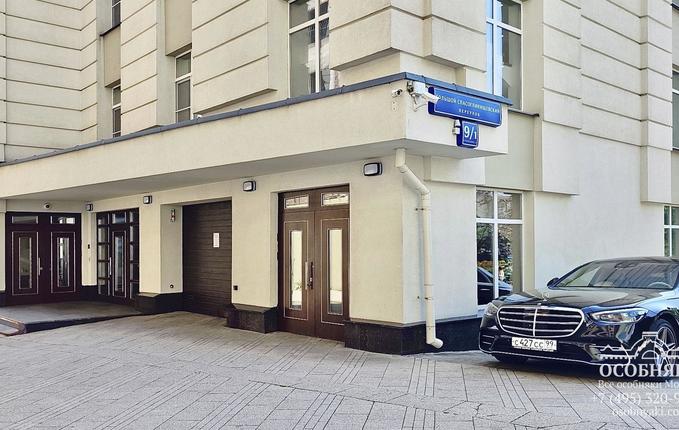 в Большом Спасоглинищевском переулке, 9/1, площадь 1544 м