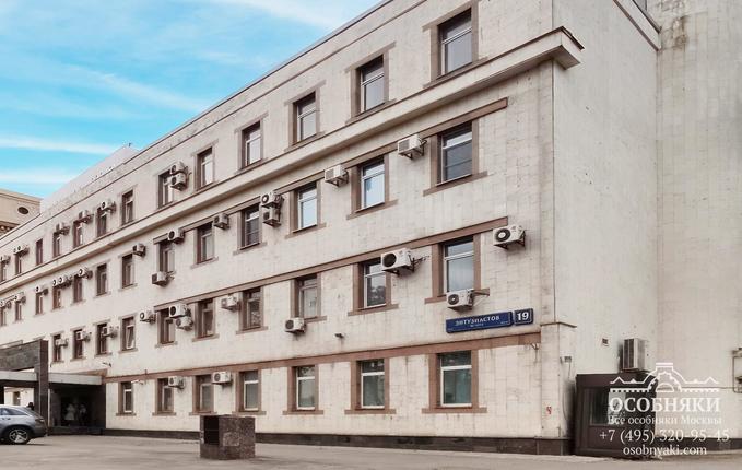 на шоссе Энтузиастов, 19, площадь 3048 м