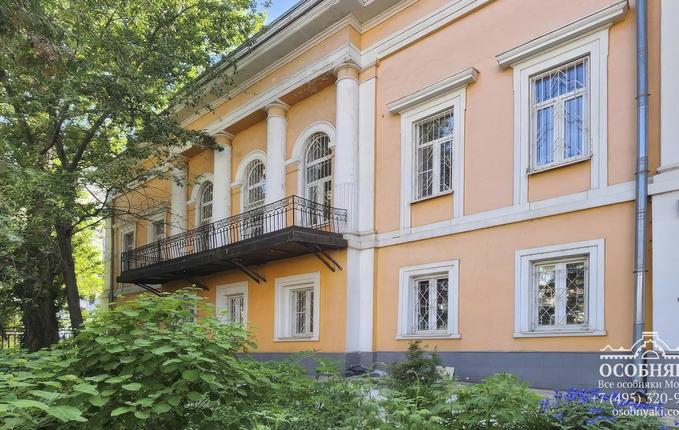 на Озерковской набережной, 52с1, площадь 1137 м