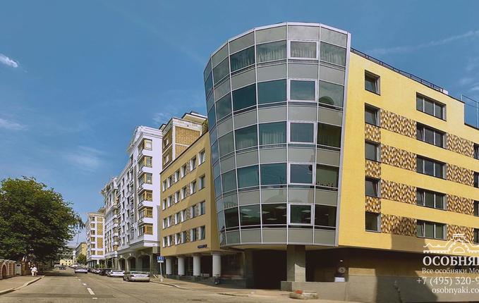 в Филипповском переулке, 8, площадь 2260 м