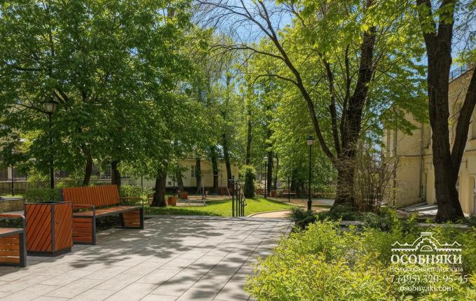 в Большом Спасоглинищевском переулке, 3, площадь 2060 м