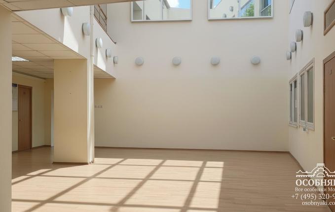 в Большом Спасоглинищевском переулке, 3, площадь 2060 м