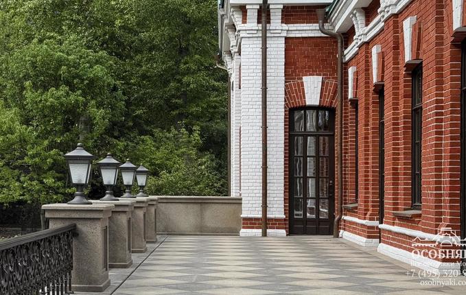 в Орлово-Давыдовском переулке, 2, площадь 4504 м