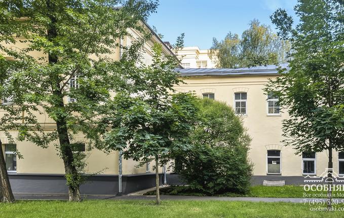 в Сыромятническом проезде, 8, площадь 1044 м