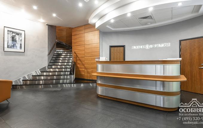 в Большом Казенном переулке, 2, площадь 1001 м