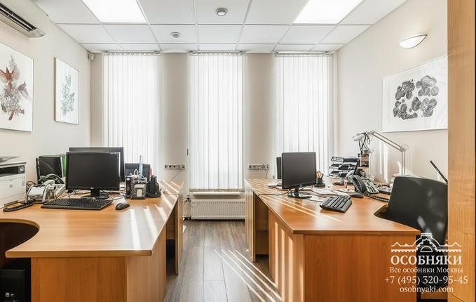 в Большом Казенном переулке, 2, площадь 1001 м