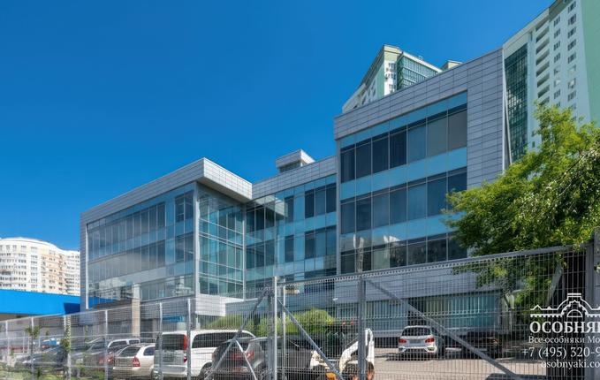 на улице Покрышкина, 7, площадь 7770 м