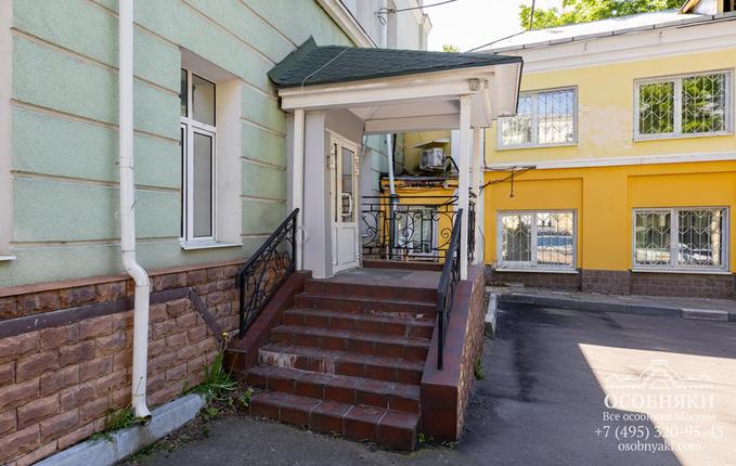 на улице Воронцово Поле, 12, площадь 1337 м