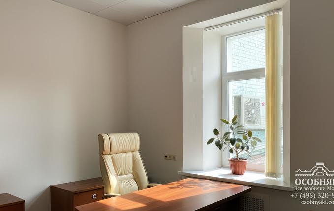 в Никитском переулке, 4, площадь 1516 м