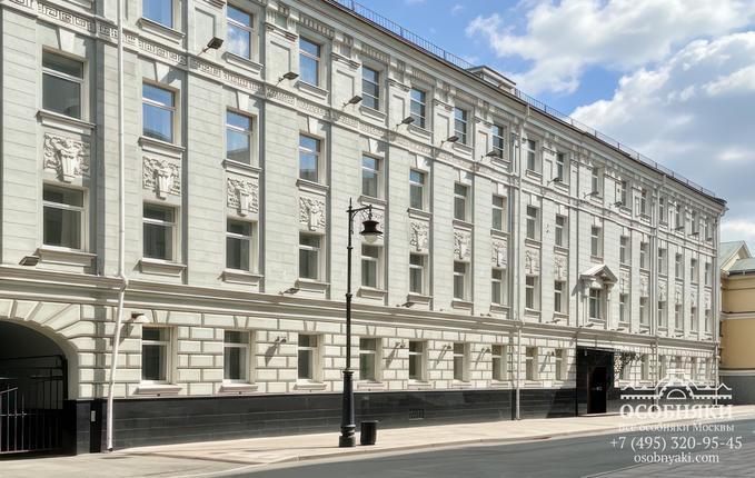 в Никитском переулке, 4, площадь 1516 м