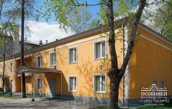 на Загородном шоссе, 10, площадь 642 м